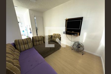Sala de apartamento para alugar com 2 quartos, 45m² em Brás de Pina, Rio de Janeiro
