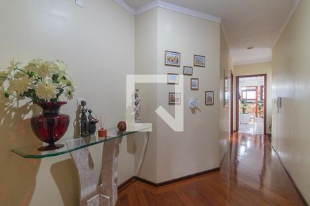 Corredor de apartamento à venda com 3 quartos, 235m² em Santo Antônio, Porto Alegre