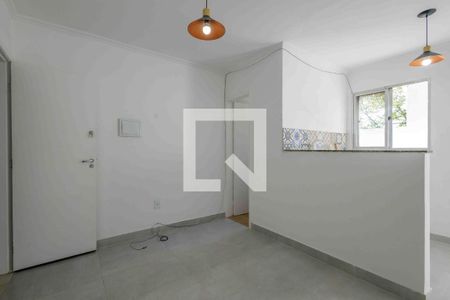 Sala de kitnet/studio para alugar com 1 quarto, 30m² em Recreio dos Bandeirantes, Rio de Janeiro