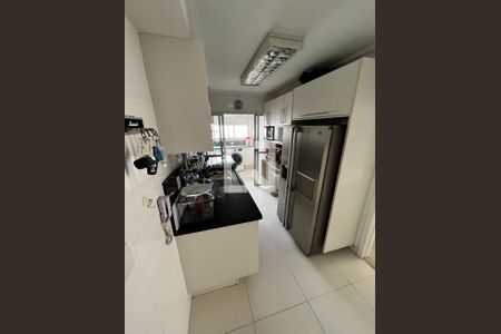 Cozinha de apartamento à venda com 2 quartos, 103m² em Água Branca, São Paulo