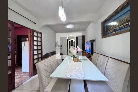 Sala de casa à venda com 4 quartos, 215m² em Vargem Pequena, Rio de Janeiro