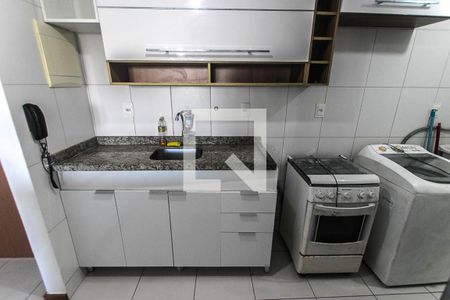 Cozinha de apartamento para alugar com 1 quarto, 53m² em Stiep, Salvador