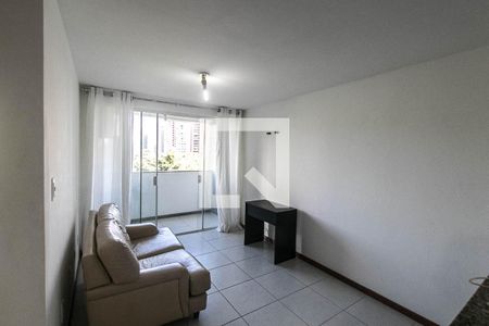 Sala de apartamento para alugar com 1 quarto, 53m² em Stiep, Salvador