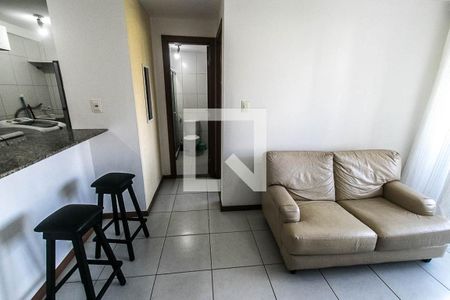 Sala de apartamento para alugar com 1 quarto, 53m² em Stiep, Salvador