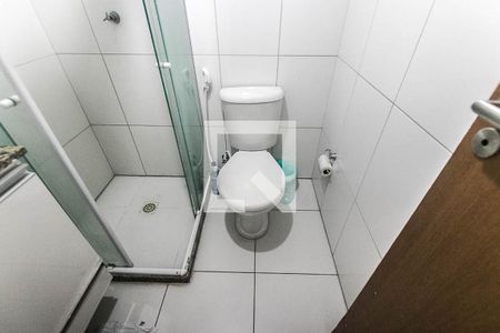 Banheiro de apartamento para alugar com 1 quarto, 53m² em Stiep, Salvador
