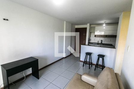 Sala de apartamento para alugar com 1 quarto, 53m² em Stiep, Salvador