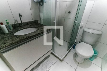 Banheiro de apartamento para alugar com 1 quarto, 53m² em Stiep, Salvador