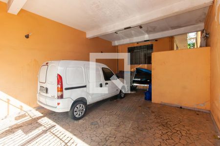 Garagem de casa à venda com 2 quartos, 220m² em Vila Prudente, São Paulo