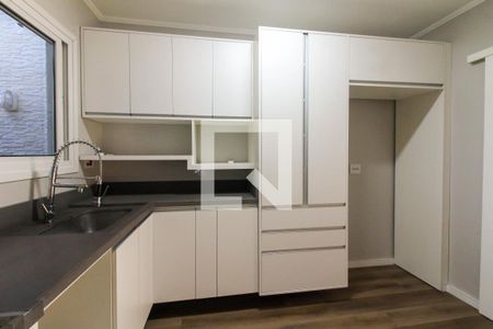 Cozinha de casa de condomínio à venda com 2 quartos, 84m² em Fátima, Canoas