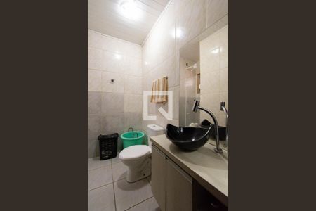 Banheiro de casa à venda com 2 quartos, 100m² em Olaria, Canoas