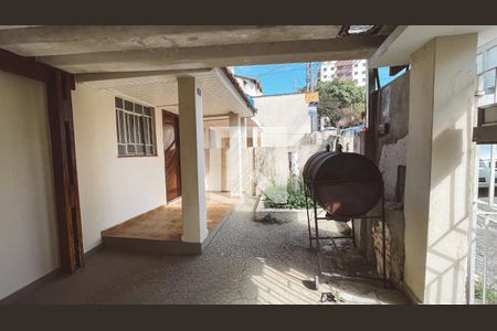 Garagem de casa à venda com 3 quartos, 239m² em Jardim Paraíso, São Paulo