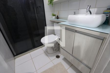 Banheiro Social de apartamento à venda com 2 quartos, 65m² em Itaquera, São Paulo