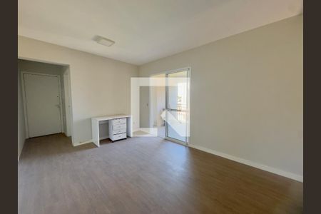 Sala de apartamento à venda com 3 quartos, 70m² em Vila Leonor, Guarulhos