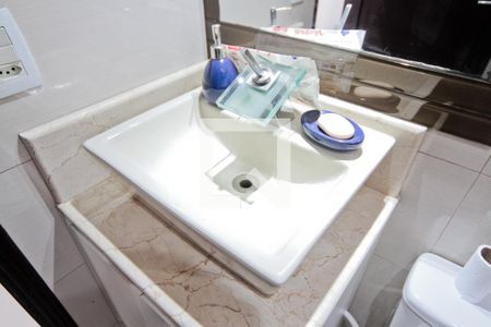 Banheiro Social de apartamento para alugar com 2 quartos, 74m² em Vila Sao Vicente, São Paulo
