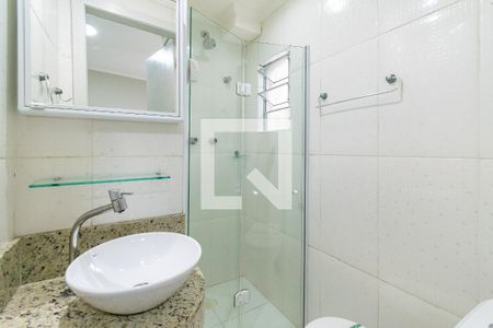Banheiro de kitnet/studio para alugar com 1 quarto, 20m² em Vila Alexandria, São Paulo