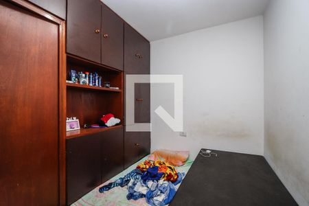 Quarto de casa à venda com 5 quartos, 220m² em Jardim Miriam, São Paulo
