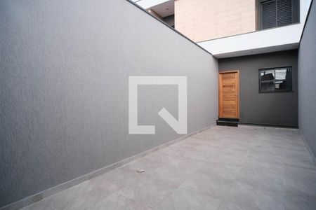 Garagem de casa à venda com 2 quartos, 79m² em Vila Uniao (zona Leste), São Paulo