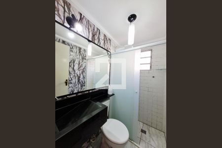 Banheiro de apartamento à venda com 3 quartos, 60m² em Paraisópolis, São Paulo