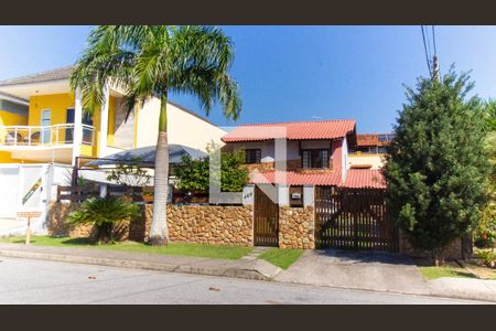 Fachada de casa à venda com 3 quartos, 490m² em Camboinhas, Niterói