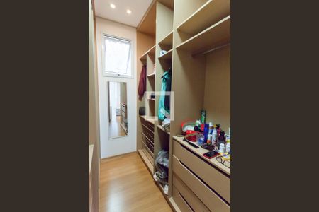Closet da Suíte 1 de casa de condomínio à venda com 3 quartos, 268m² em Casa Branca, Brumadinho