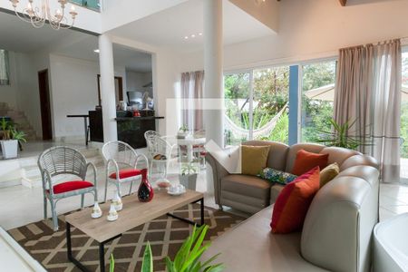 Sala de casa de condomínio à venda com 3 quartos, 268m² em Casa Branca, Brumadinho