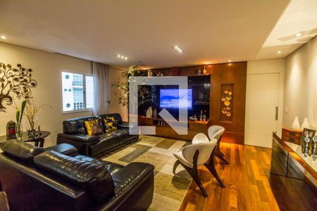 Sala de TV de apartamento para alugar com 3 quartos, 243m² em Alphaville Industrial, Barueri