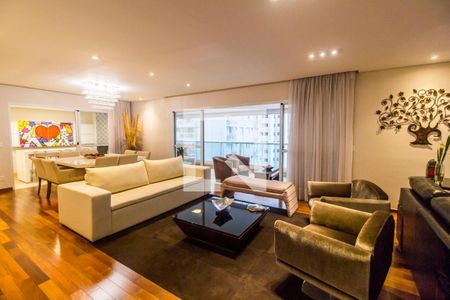 Sala de TV de apartamento para alugar com 3 quartos, 243m² em Alphaville Industrial, Barueri