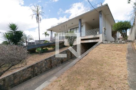 Fachada de casa à venda com 5 quartos, 1000m² em São Luiz, Belo Horizonte