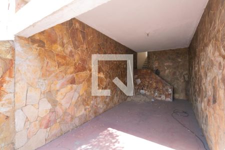 Garagem de casa à venda com 5 quartos, 1000m² em São Luiz, Belo Horizonte