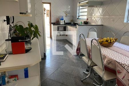 Casa à venda com 4 quartos, 216m² em Planalto Paulista, São Paulo