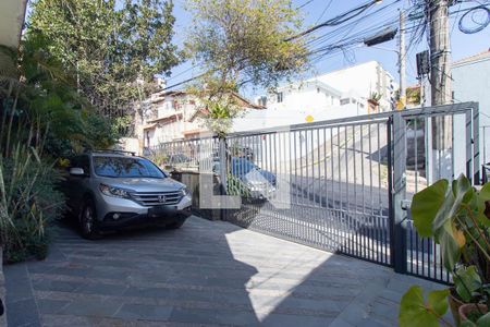 Garagem de casa à venda com 5 quartos, 201m² em Vila Mazzei, São Paulo