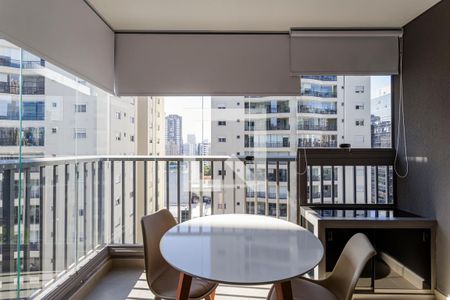 Varanda de kitnet/studio à venda com 1 quarto, 29m² em Moema, São Paulo