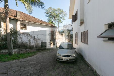Garagem de casa à venda com 5 quartos, 700m² em Jardim Carvalho, Porto Alegre