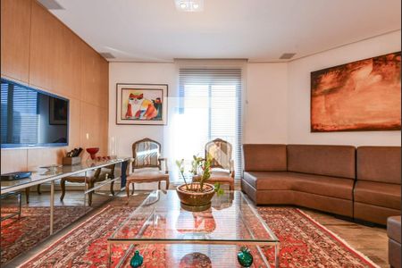 Apartamento à venda com 3 quartos, 240m² em Cerqueira César, São Paulo