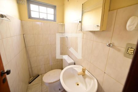 Banheiro de kitnet/studio para alugar com 2 quartos, 42m² em Vila Bela, Goiânia