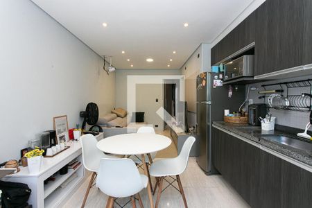 Sala de casa de condomínio para alugar com 1 quarto, 38m² em Vila Esperança, São Paulo