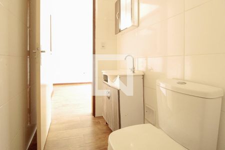 Banheiro de apartamento à venda com 1 quarto, 43m² em Agronomia, Porto Alegre