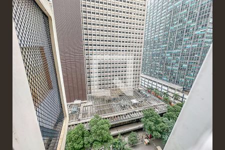 Vista de kitnet/studio à venda com 1 quarto, 30m² em Centro, Rio de Janeiro