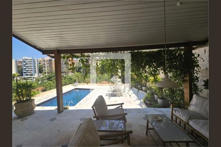 Casa à venda com 3 quartos, 328m² em Jardim Vitoria Regia, São Paulo