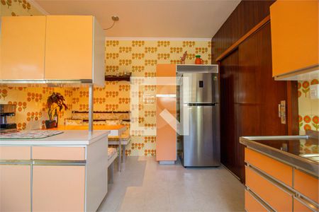 Casa à venda com 3 quartos, 220m² em Jardim Marajoara, São Paulo