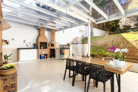 Casa à venda com 4 quartos, 315m² em Santo Amaro, São Paulo