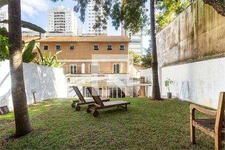 Casa à venda com 4 quartos, 315m² em Santo Amaro, São Paulo