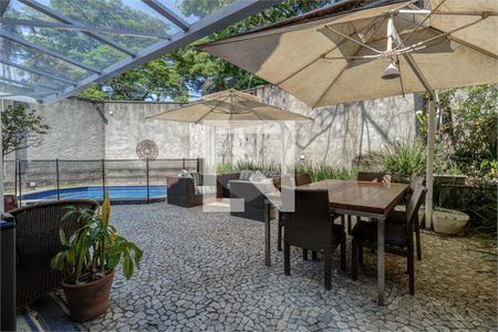 Casa à venda com 3 quartos, 413m² em Chácara Monte Alegre, São Paulo