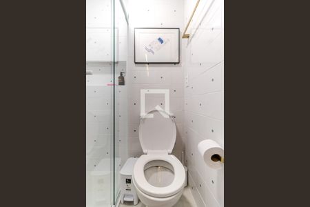 Banheiro de kitnet/studio para alugar com 1 quarto, 27m² em Vila Buarque, São Paulo