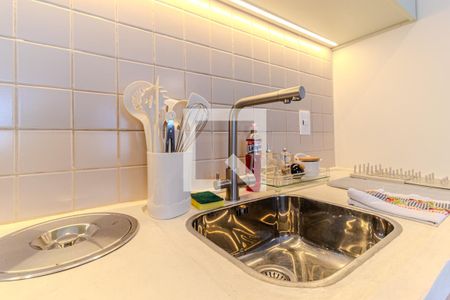 Cozinha de kitnet/studio à venda com 1 quarto, 27m² em Vila Buarque, São Paulo