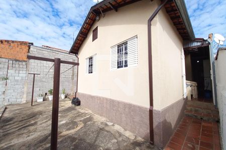 Fachada Fundos de casa à venda com 3 quartos, 98m² em Jardim dos Oliveiras, Campinas