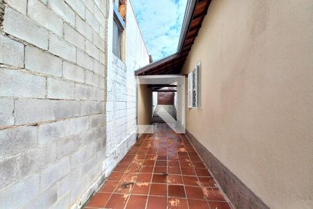 Corredor externo de casa à venda com 3 quartos, 98m² em Jardim dos Oliveiras, Campinas