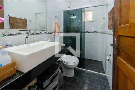 Banheiro social de casa à venda com 3 quartos, 360m² em Palmeiras, Belo Horizonte