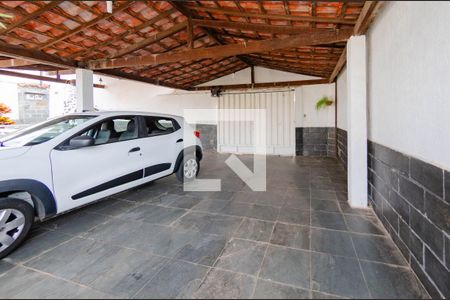Garagem de casa à venda com 3 quartos, 360m² em Palmeiras, Belo Horizonte