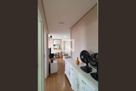 Corredor de apartamento à venda com 2 quartos, 51m² em Jardim Ipaussurama, Campinas